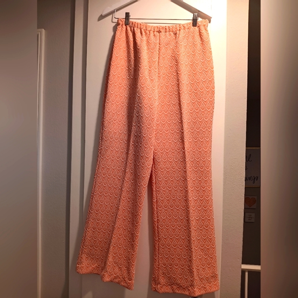 1970's Peachy Coral Wide Leg Pants with Elastic Waistband and Flowy Fabric